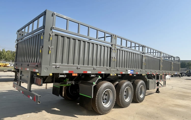 Animal Cattle Livestock Cow Goat Hog Transport trailer for sale in Tanzania Mtwara