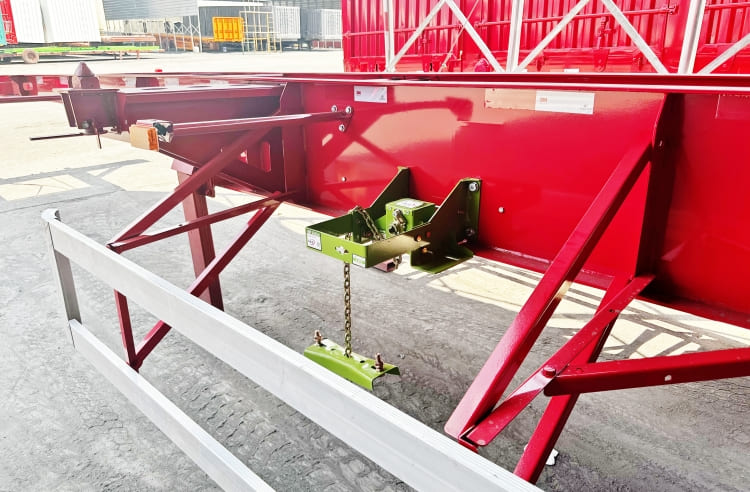 Tri Axle 40ft Container Chassis Trailer for Sale in BeninTri Axle 40ft Container Chassis Trailer for Sale in Benin