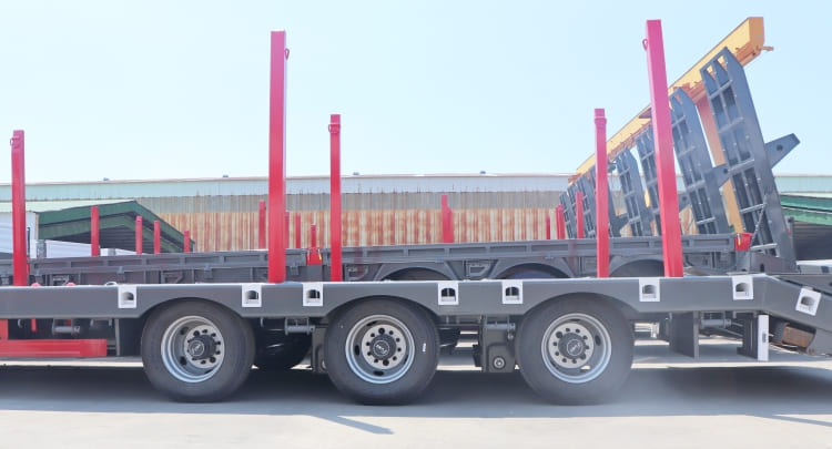 CHINA Tri Axle 100 Ton Multi Function Low Bed Trailer for Sale in Ethiopia