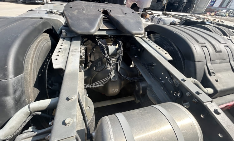Used SINOTRUK Howo T7H 540 4x2 Tractor Head Truck for Sale in Tanzania