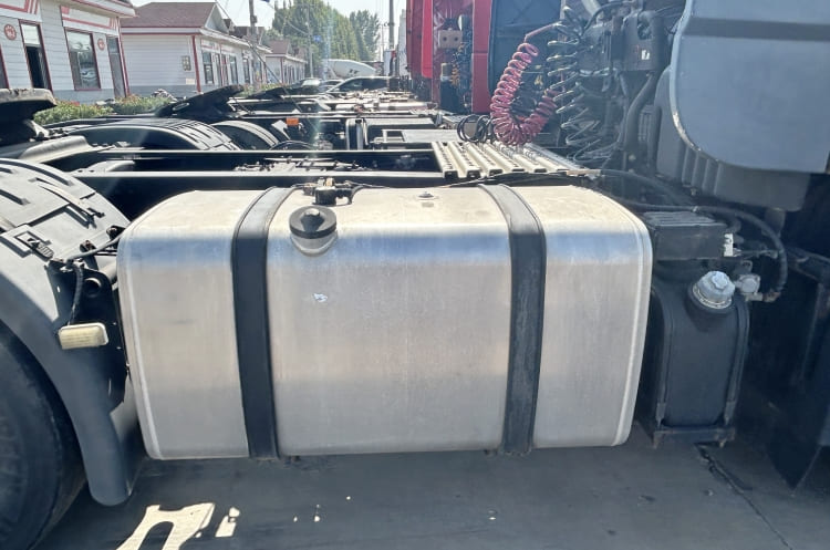 Used Dongfeng KX 400 Tractor Head Truck for Sale in Ghana Tema