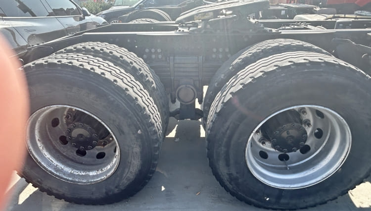 Second Hand Faw J6P 550 Horse Tractor Head Trucks for Sale in Tanzania Mtwara