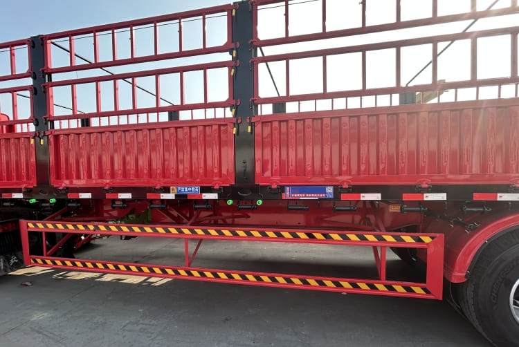 Livestock Animal Cattle Hauler Transport Trailer for Sale in Ghana Tema