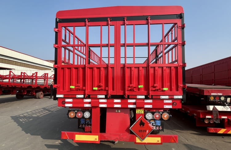 Livestock Animal Cattle Hauler Transport Trailer for Sale in Ghana Tema