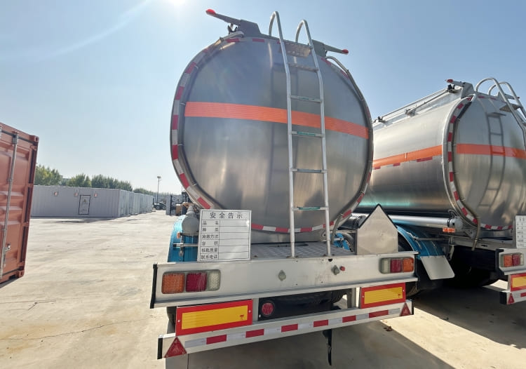 Tri Axle Semi Fuel Tanker Trailer for Sale in Ghana Accra