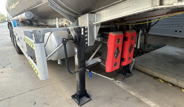 45000 Liters Stainless Steel Fuel Tanker Semi Trailers for Sale in Zimbabwe Harare