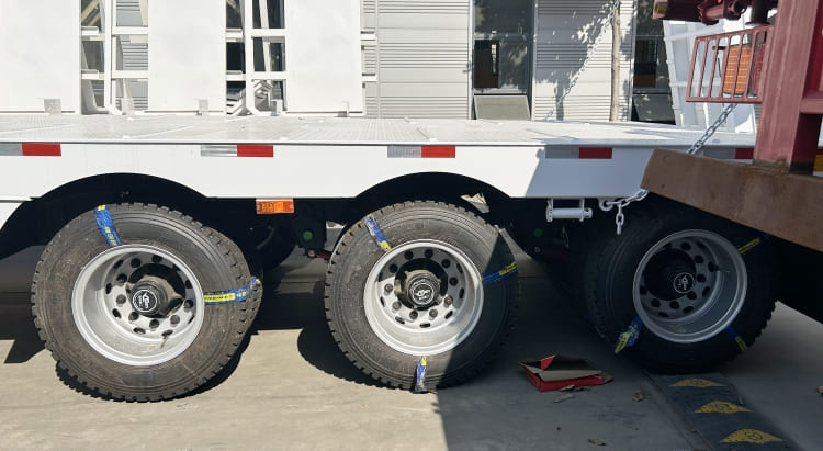 Tri Axle 60 Ton Semi Low Loader Trailer for Sale in Zimbabwe Bulawayo