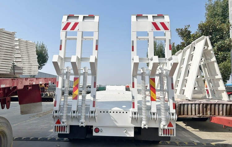 Tri Axle 60 Ton Semi Low Loader Trailer for Sale in Zimbabwe Bulawayo