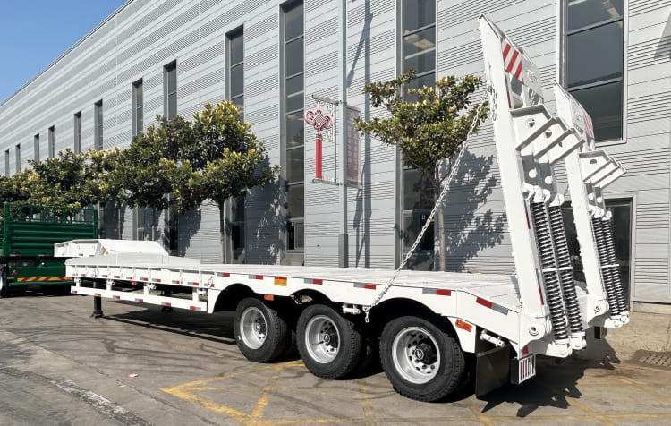 Tri Axle 60 Ton Semi Low Loader Trailer for Sale in Zimbabwe Bulawayo