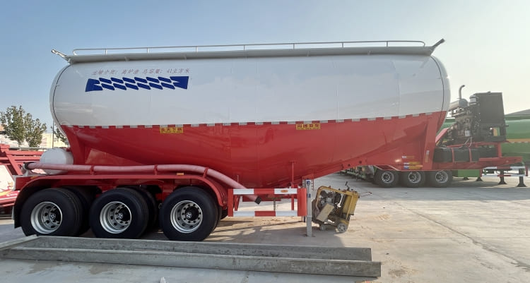 Tri Axle 45 CBM Dry Bulk Cement Tanker Trailer for Sale in Burundi