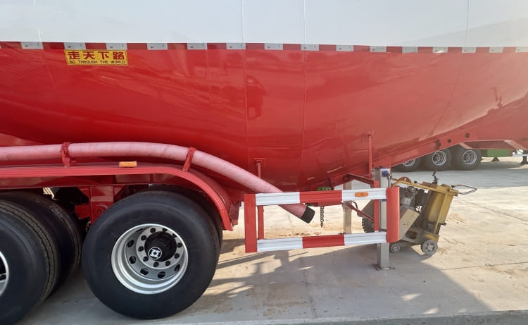Tri Axle 45 CBM Dry Bulk Cement Tanker Trailer for Sale in Burundi