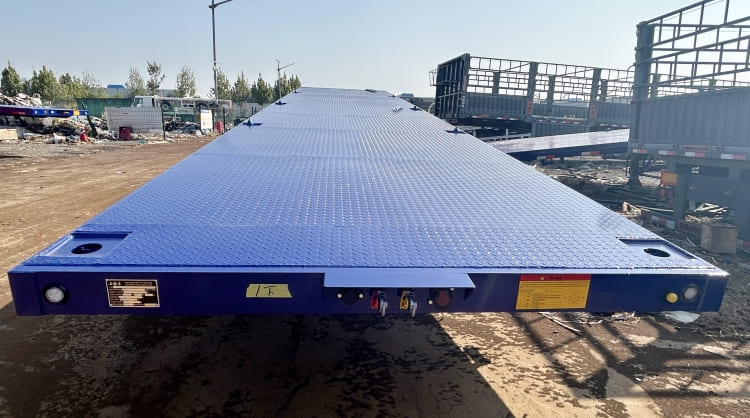 Tri Axle 40 Foot Heavy Duty Equipment Flatbed Trailer for Sale in Botswana
