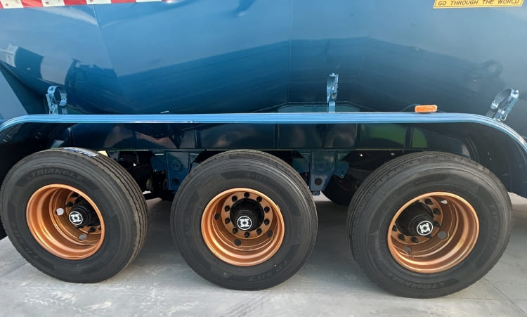 69 CBM Dry Bulk Cement Tanker Trailer for Sale in Uganda