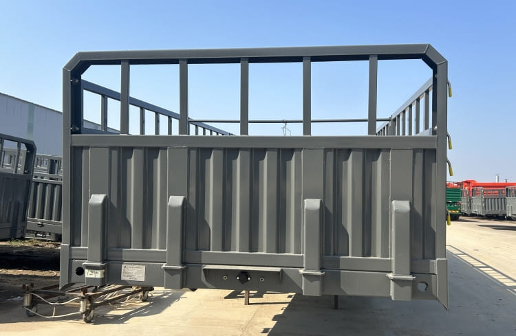 Cattle Animal Livestock Hauler Transport Trailer for Sale in Zimbabwe Harare
